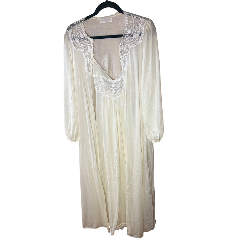 Vintage Vanity Fair Collectibles Ivory Lace Nightgown and Robe Set Sz 34